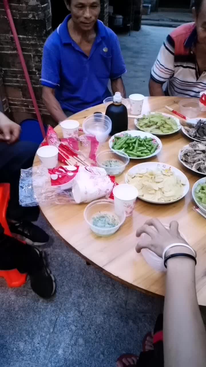 单身大叔 #农村坐席 #团年饭走起 #团年饭 #朋友聚餐 #农村吃席