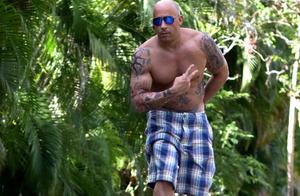 I take bareheaded unyielding man only Fandisaier, 