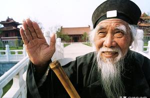 Over Mount Hua, have paragraph of vast sky a plank road built along a cliff, although arduous, touri