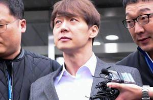 Chinese hackberrya of relatives and friends exposing to the sun ever was patted by Huang Hena one da