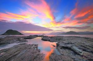 These beautiful scene below cameraman camera lens, which makes you impressive?