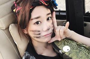 Lively and clever, daily life takes sea land a group