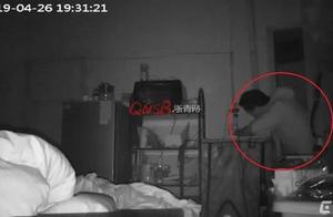 Hangzhou man enters a thief in home of long-range monitoring discovery, cry greatly to the mobile ph