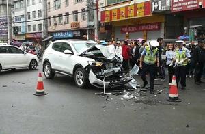 The man drives bump into person hind to be ground 2 times quickly pressure! Spot video is too misera