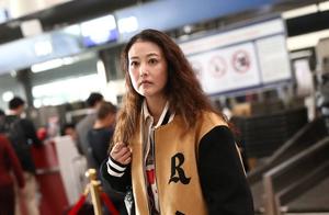 Baseball takes 53 years old of Zhou Haimei match b