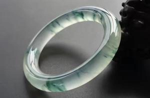 Bracelet of true goods halcyon is few on the marke