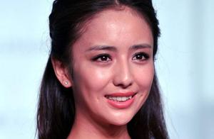 Inchoate activity beauty illuminates Tong Liya