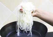 凉米线的家常做法大全怎么做好吃视频