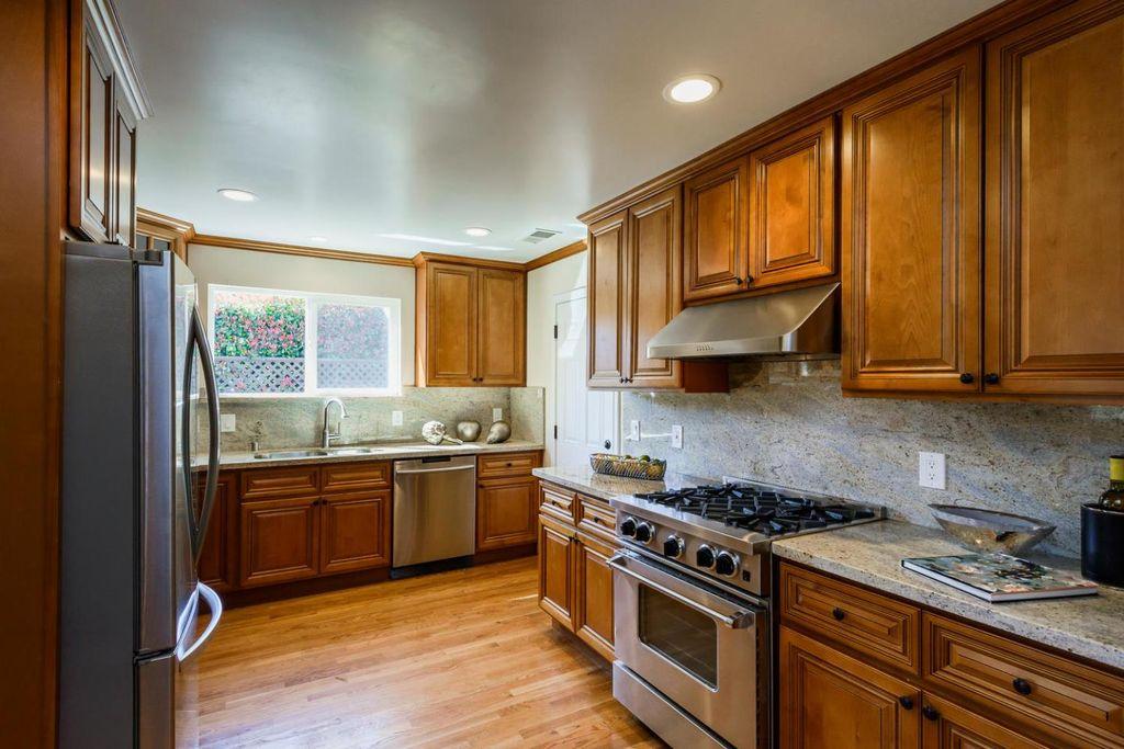 位于澳大利亚纽卡斯尔的一套居民住宅,客厅 -