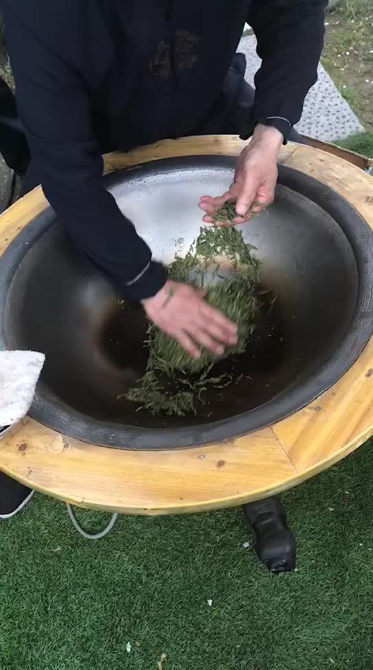 炒茶叶视频（如何炒茶叶视频） 炒茶叶视频（怎样
炒茶叶视频）《炒茶叶的视频》 茶叶资讯