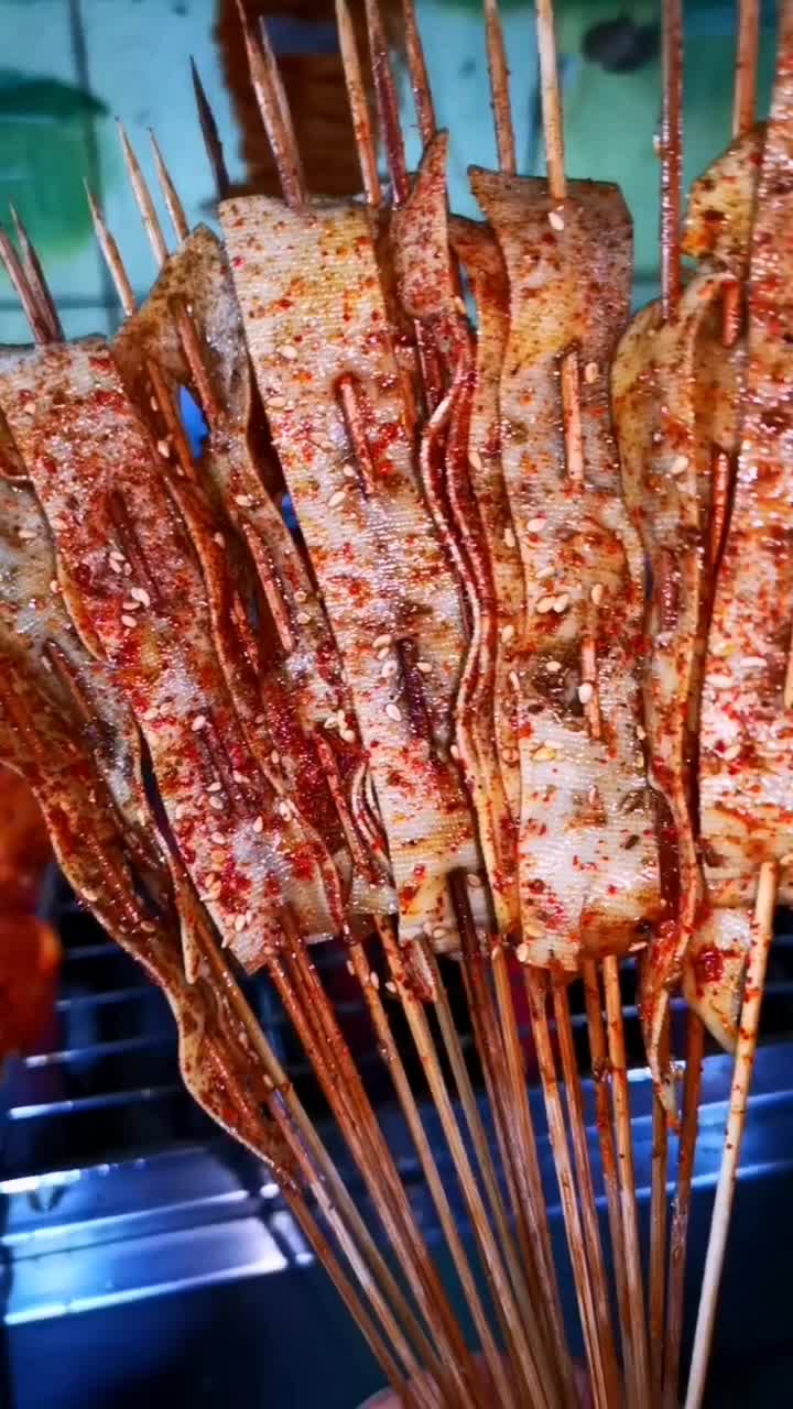 东北特色烤豆皮#烧烤 #烤豆皮 #东北小烧烤 #烤串